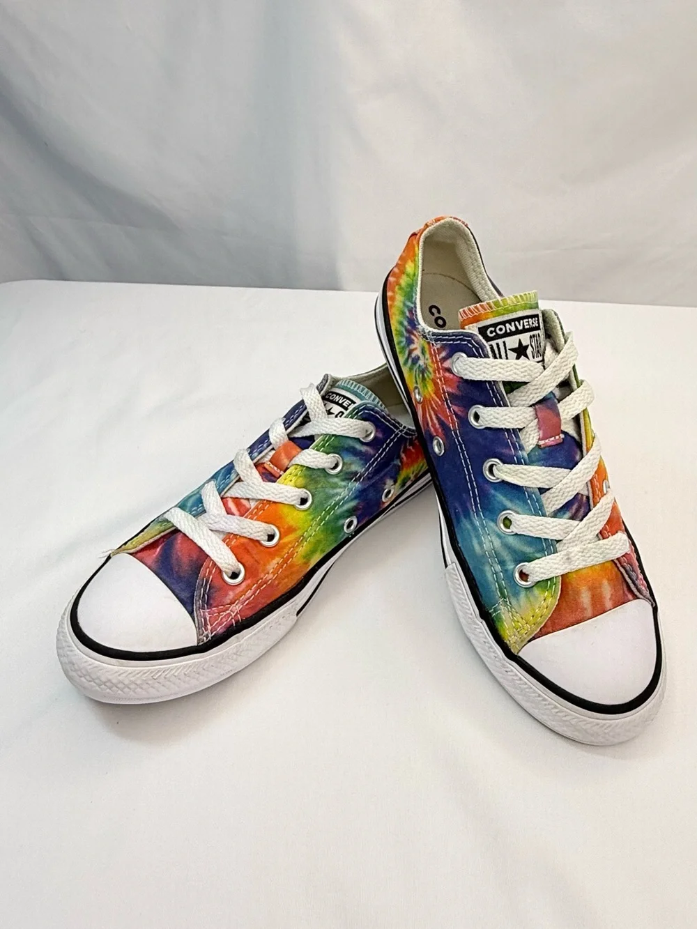 Converse Allstar Youth Size 2 Rainbow Tie-Dye Low Top Sneakers — Multicolor EUC